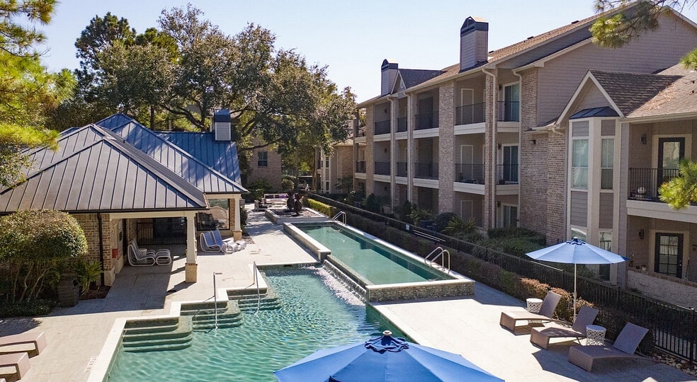 Building Photo - Town Center Crossing