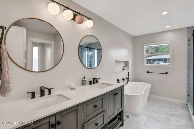 Building Photo - 4434 Coquina Dr