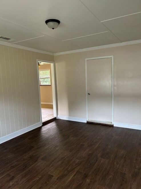 Building Photo - 206 Taylor Ln