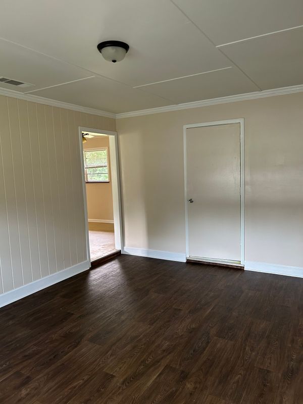 Building Photo - 206 Taylor Ln