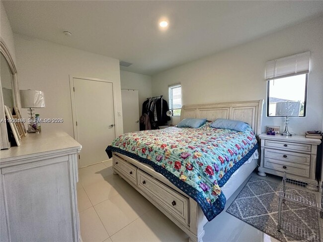 Building Photo - 306 NW 11th Ct