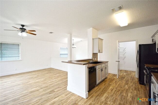 Building Photo - 2539 Fayette Dr