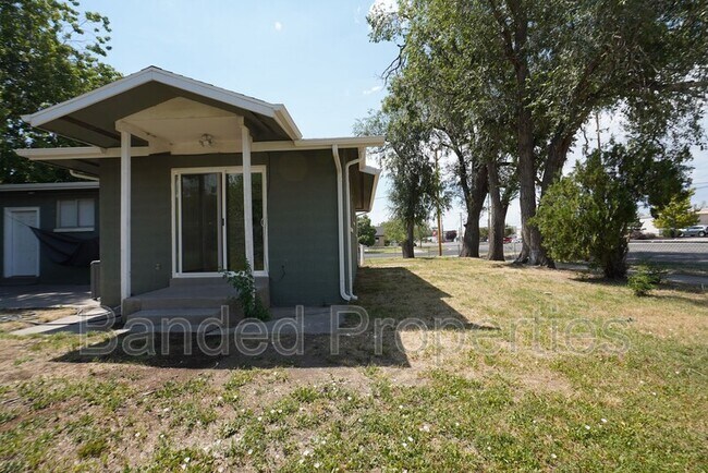 Building Photo - 376 W 700 N