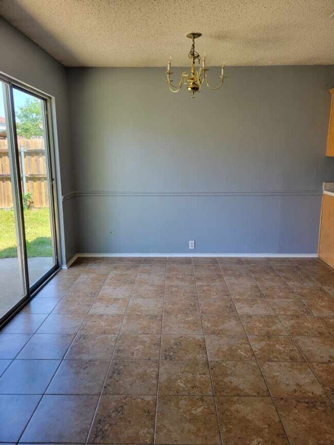 Building Photo - 1004 Wintercreek Dr