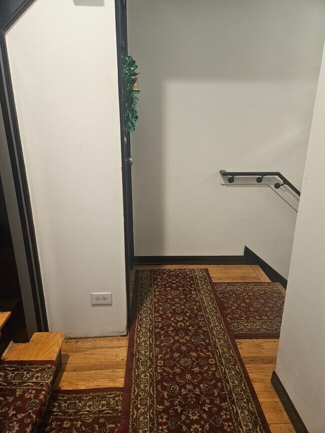 Building Photo - 4839 N Lawndale Ave