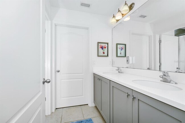 Building Photo - 652 Benoi Dr