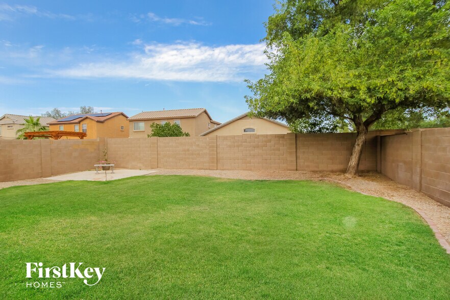Building Photo - 1222 W Jersey Way