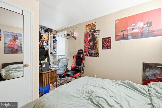 Building Photo - 252 South St