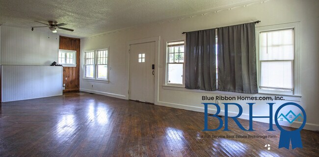 Building Photo - Witt Place