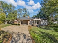 Building Photo - 2-Bedroom Furnished Home with Large Lot in...