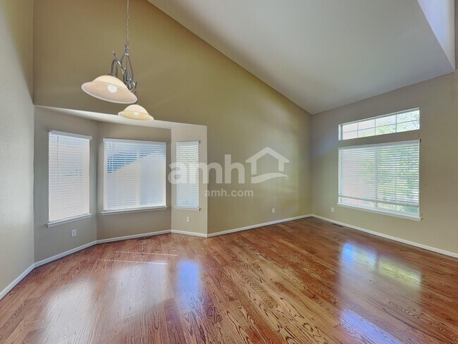 Building Photo - 22414 Quail Run Ln