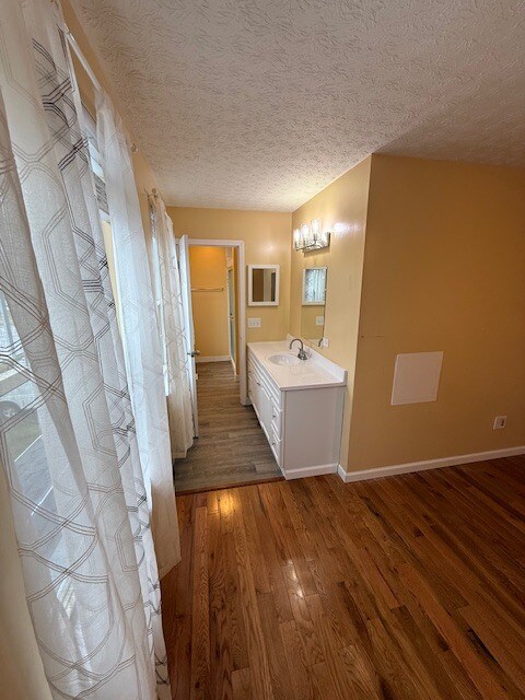 Building Photo - 3221 Kings Realm Ave