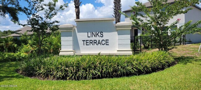 Building Photo - 284 Links Ter Blvd