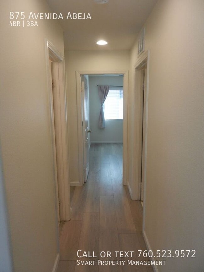 Building Photo - 875 Avenida Abeja