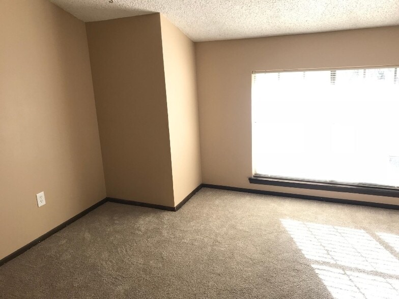 Building Photo - 6941 S Knolls Way