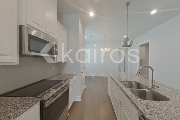 Building Photo - 4816 W Dacha Ln