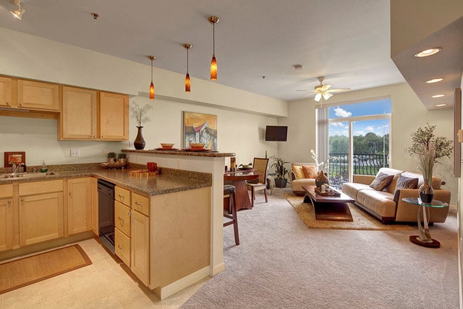 Park Plaza II Apartments - Kitchen - Park Plaza II