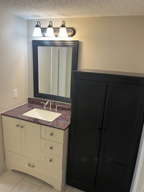 Master bath - 43 Hembury Ln