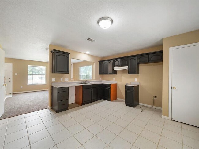 Building Photo - 24023 Strong Pine Dr