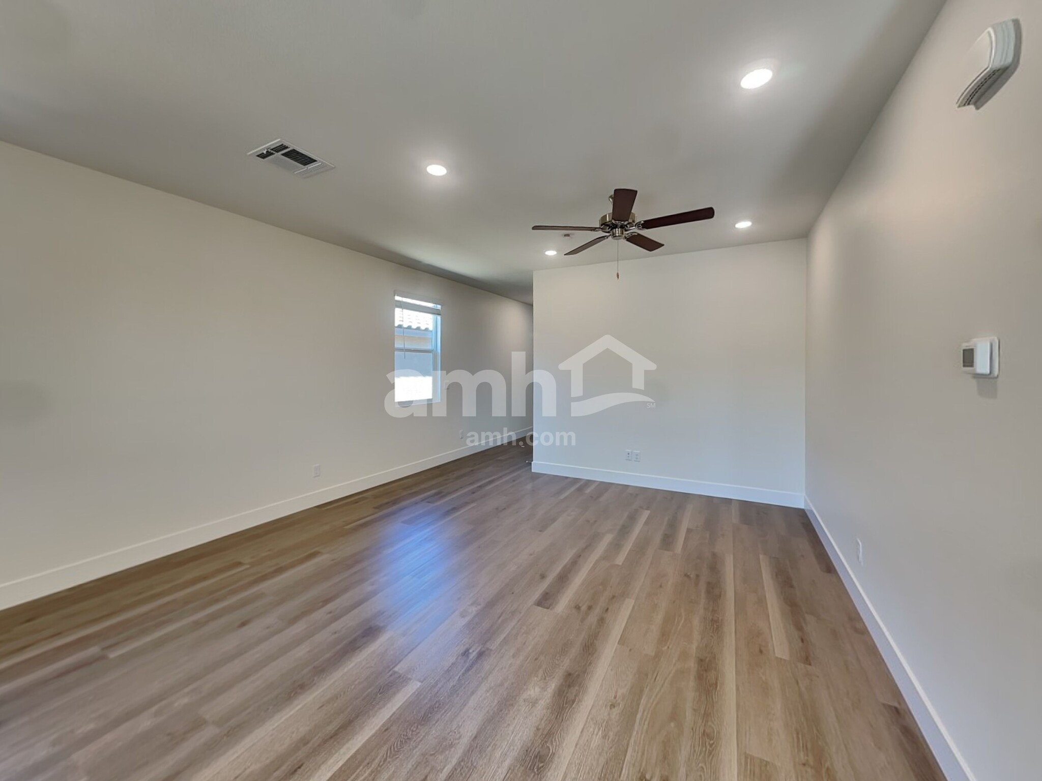 Building Photo - 850 English Primrose St