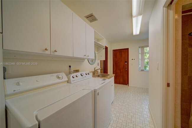 Building Photo - 7460 SW 109th Terrace