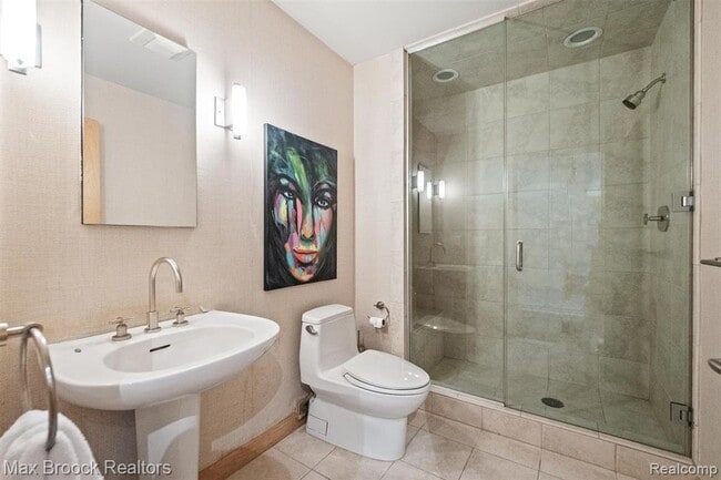 Building Photo - 3333 W Shore Dr