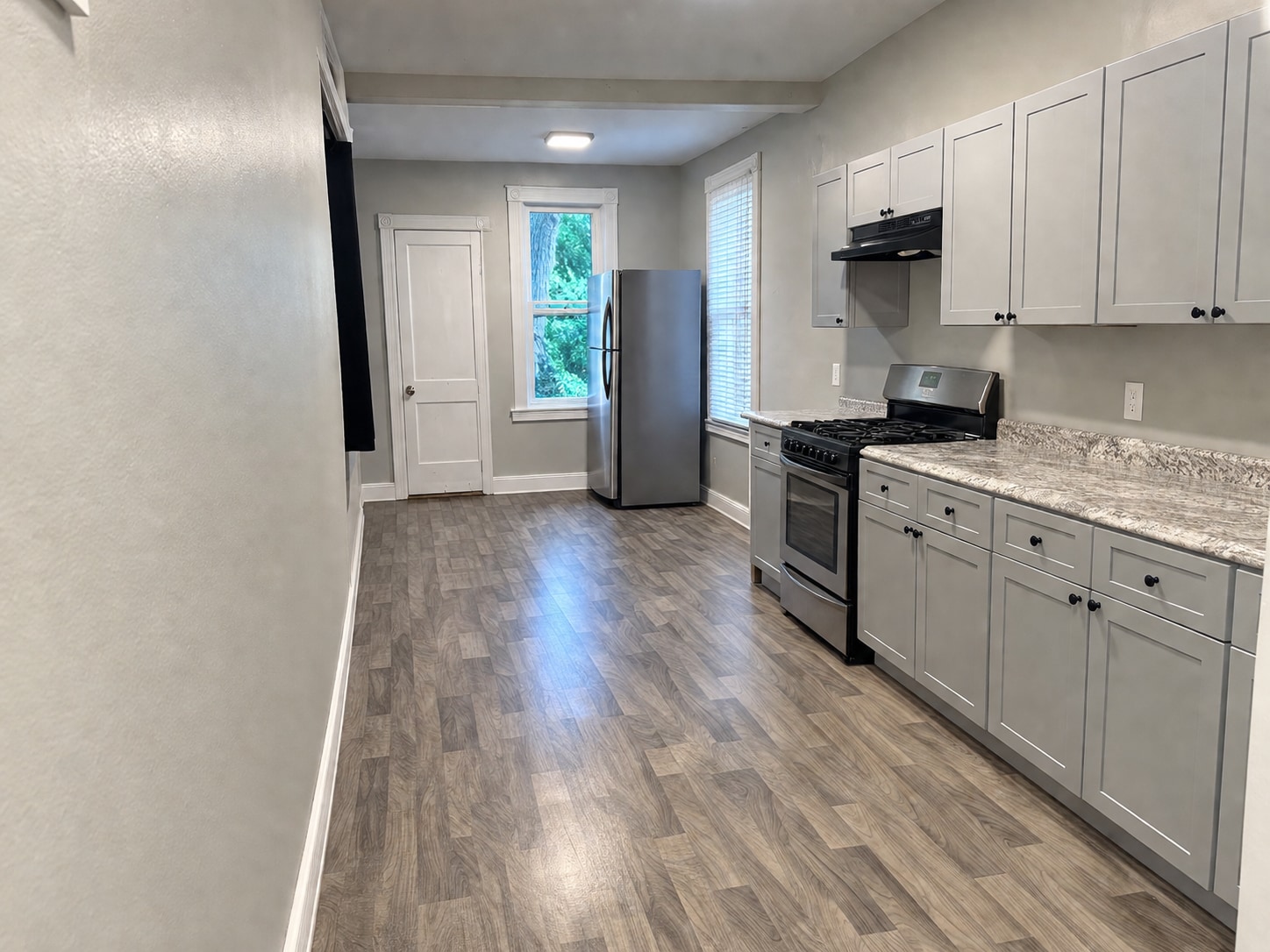 Kitchen - 22 1/2 Union Ave