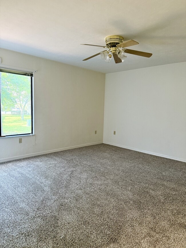 Building Photo - 3709 NW 58th Pl