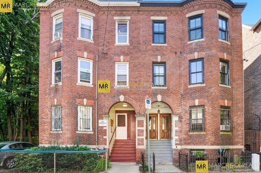 Primary Photo - 153 Highland St