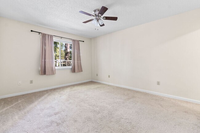 Building Photo - Sweetbriar Home