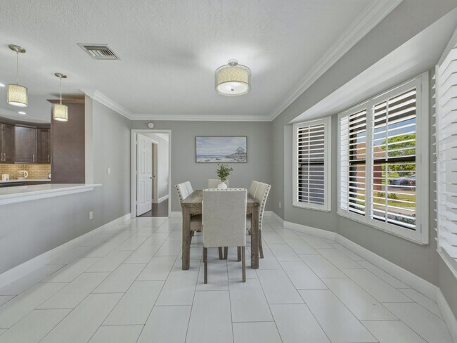 Building Photo - 1127 Sea Pines Way