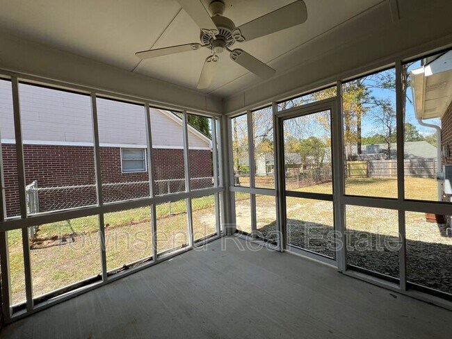 Building Photo - 7126 Kearny Ave