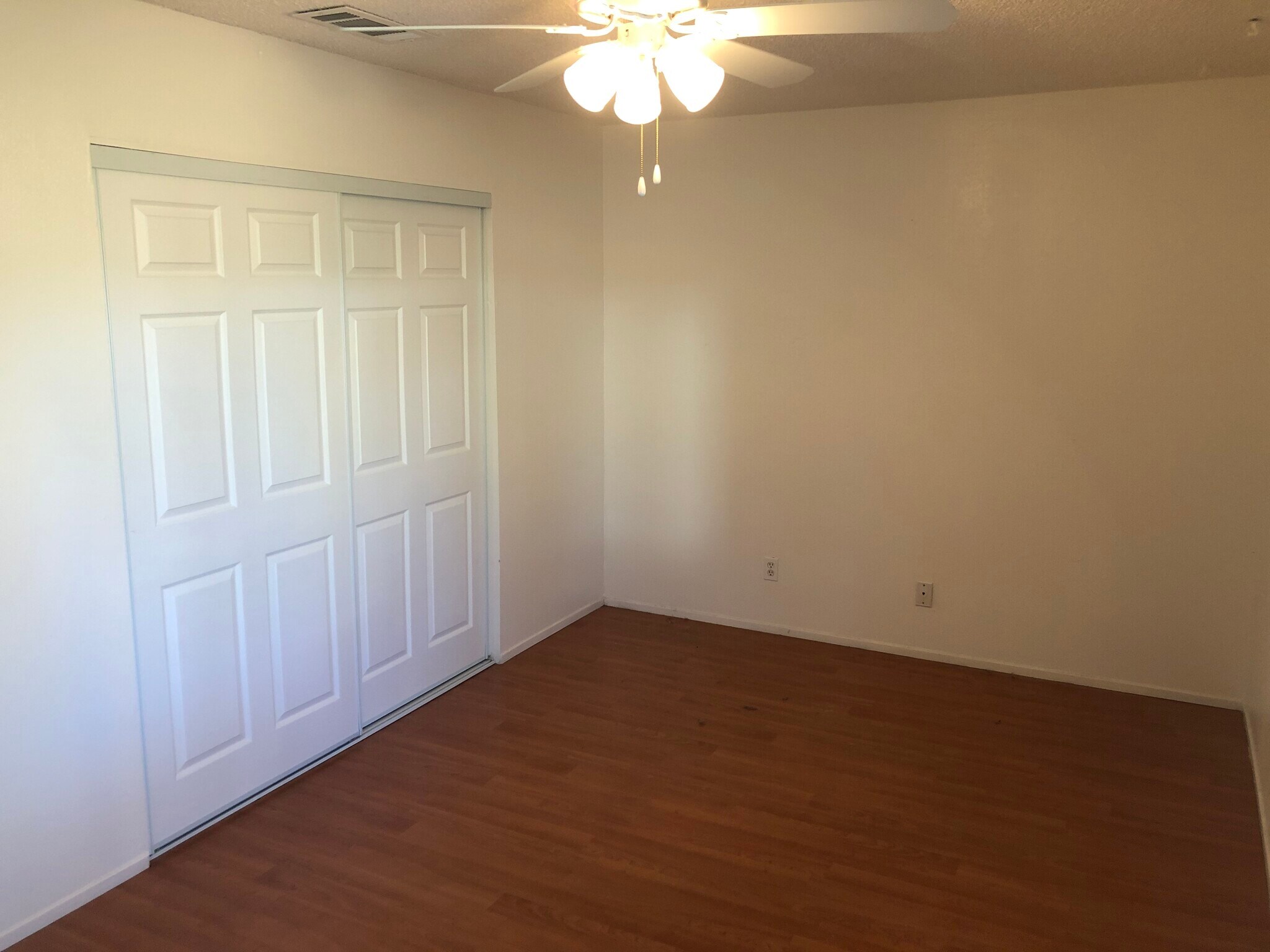 Building Photo - 2104 rosamond ave shasta lake apt 2