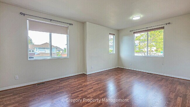 Building Photo - 6920 137th Pl SE
