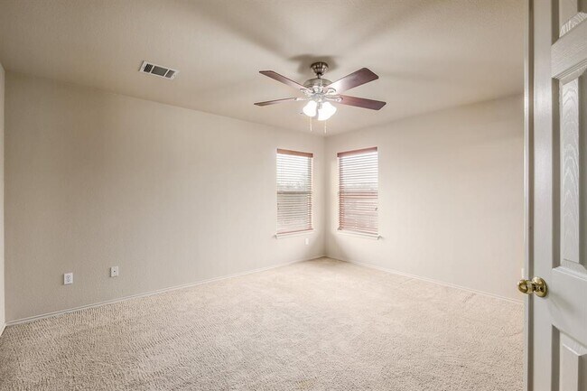 Building Photo - 1036 Doras Dr