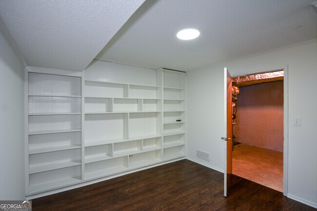 Building Photo - 2704 Margaret Mitchell Dr NW