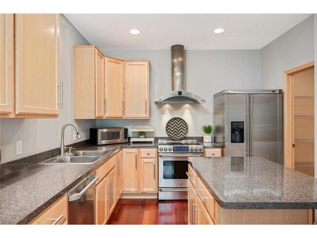 Building Photo - 4820 Underwood Ln N