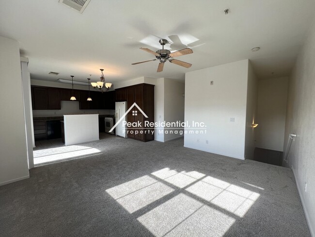 Building Photo - Spacious 3bd/3ba North Natomas Townhouse