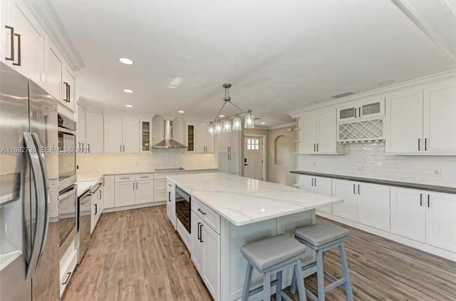 Building Photo - 9675 SW Anchor