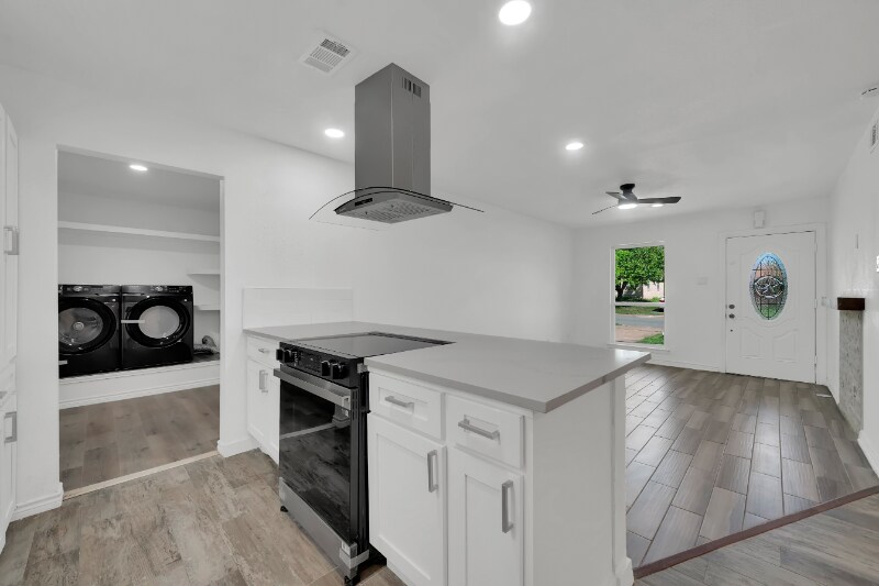 Building Photo - 4622 Bayview Dr