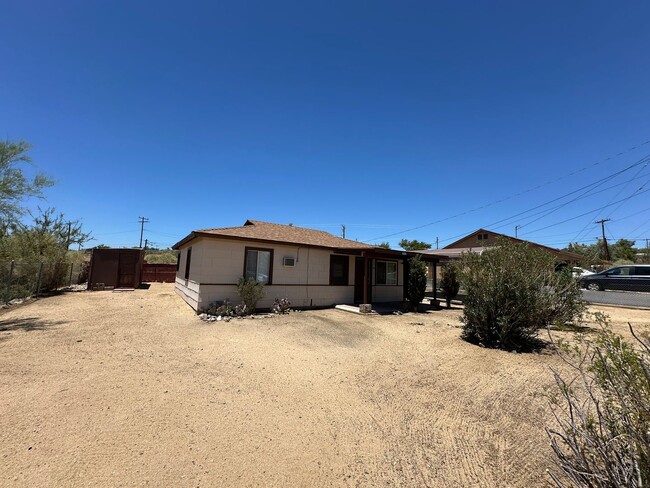 Building Photo - Cozy 2 bedroom home in Joshua Tree