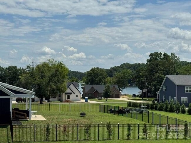 Building Photo - 8078 Blackwood Rd