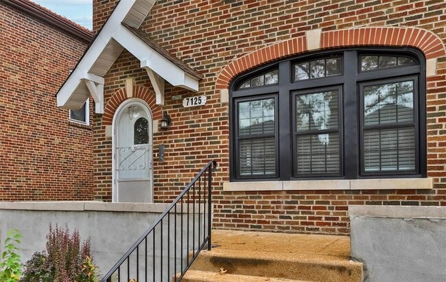 Building Photo - 7125 Dartmouth Ave