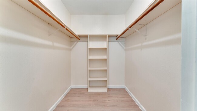 Building Photo - 12702 Ravensway Dr