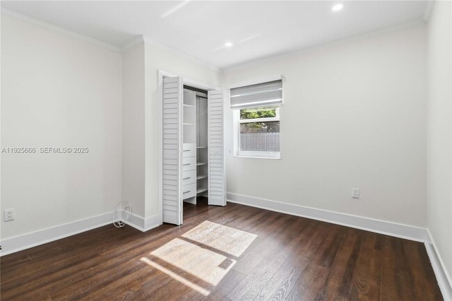 Building Photo - 3240 SW 69th Ave