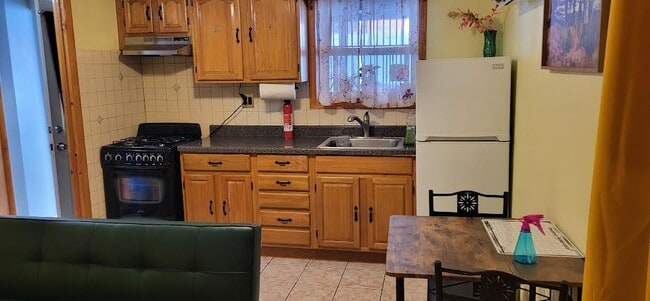 Building Photo - 9115 Avenue J