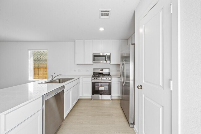 Building Photo - 3033 Dawn Sound Dr
