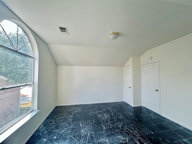 Building Photo - 12422 Glenleigh Dr