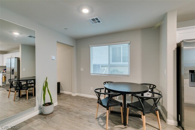 Building Photo - 12349 Golden Wreath Rd