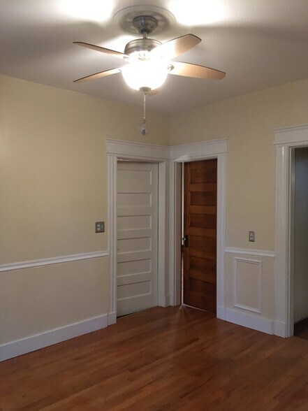 Building Photo - 56 Canner St